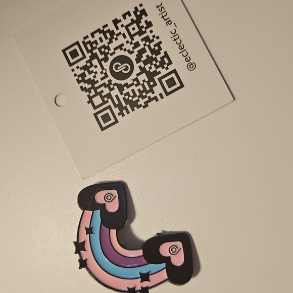 Handmade LGBTQ+ Enamel Pin 1" Trans Rainbow Pop Pin Heart Pink Purple and blue - Picture 16 of 17